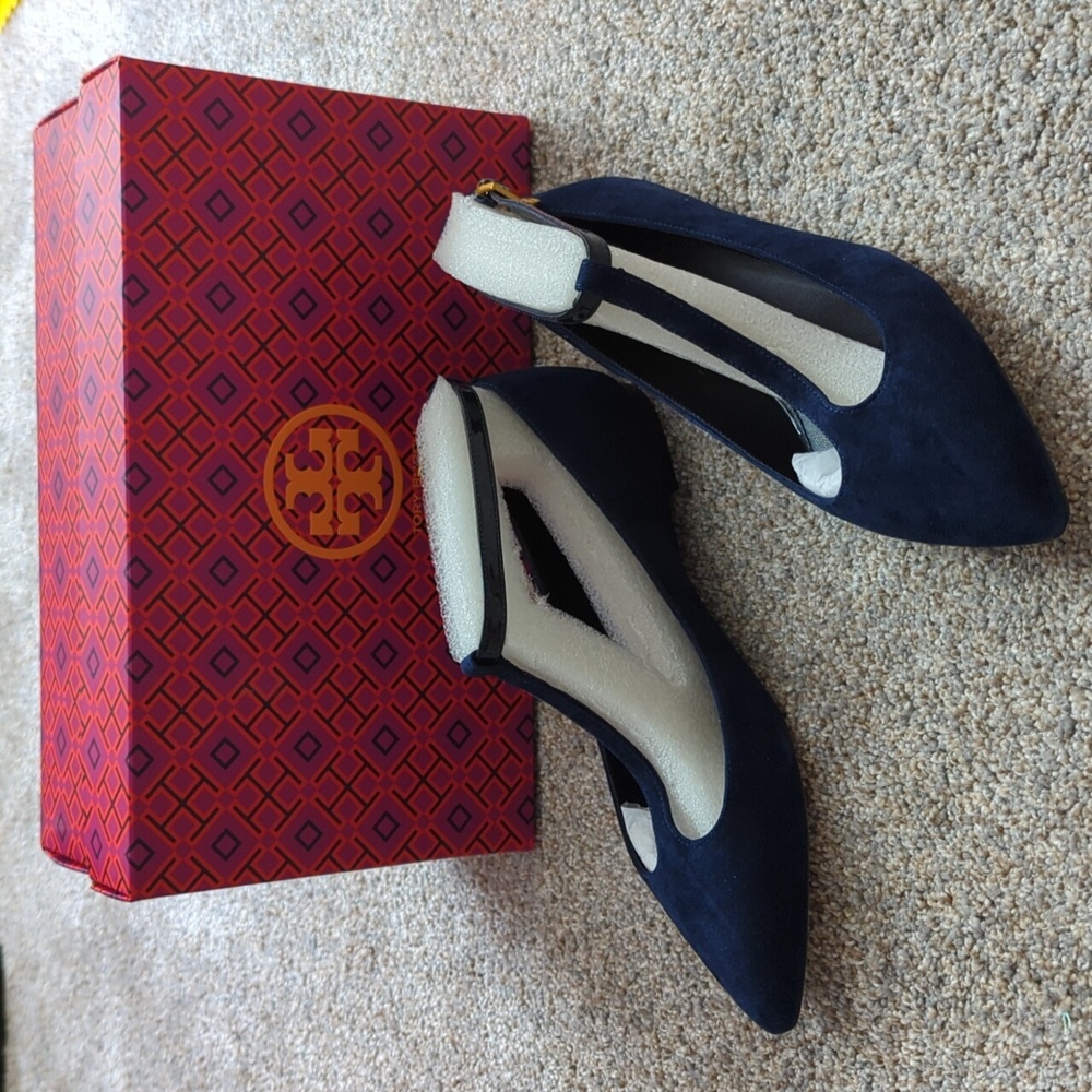New w/ box Tory Burch Ashton T-Strap Flat
